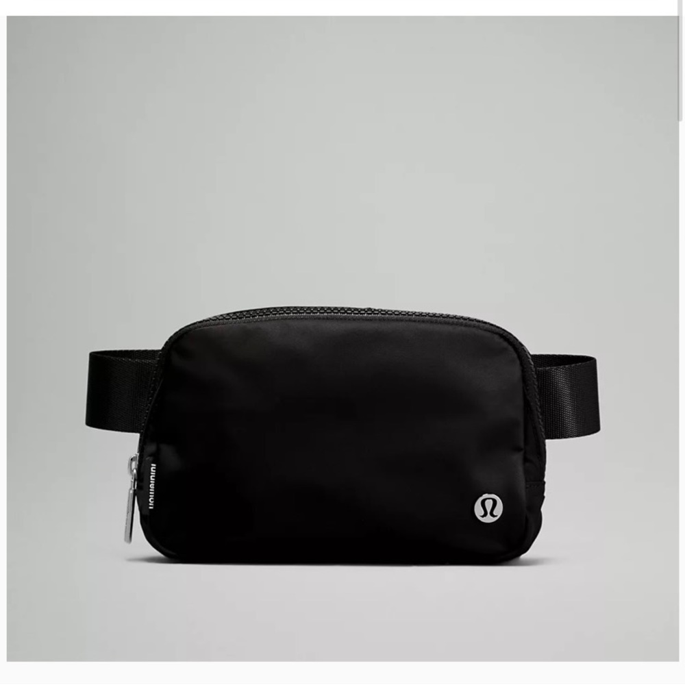 NWT Lululemon Everywhere Belt Bag 1L BLACK